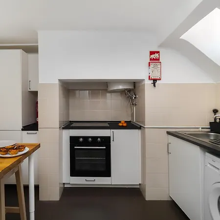 Appartement Whome Stylish Top-floor Flat In Iconic Chiado Lissabon