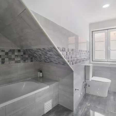 Whome Stylish Top-floor Flat In Iconic Chiado 公寓 *